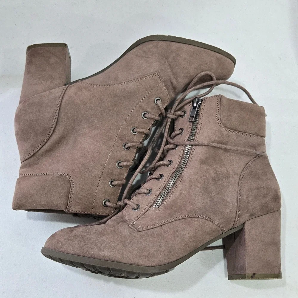 Madden Girl Taupe Faux Suede Lace Up Ankle Boots Block Heel Size 10M TELL02J1